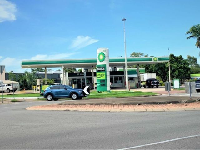Refurbishment of BP Service Station.